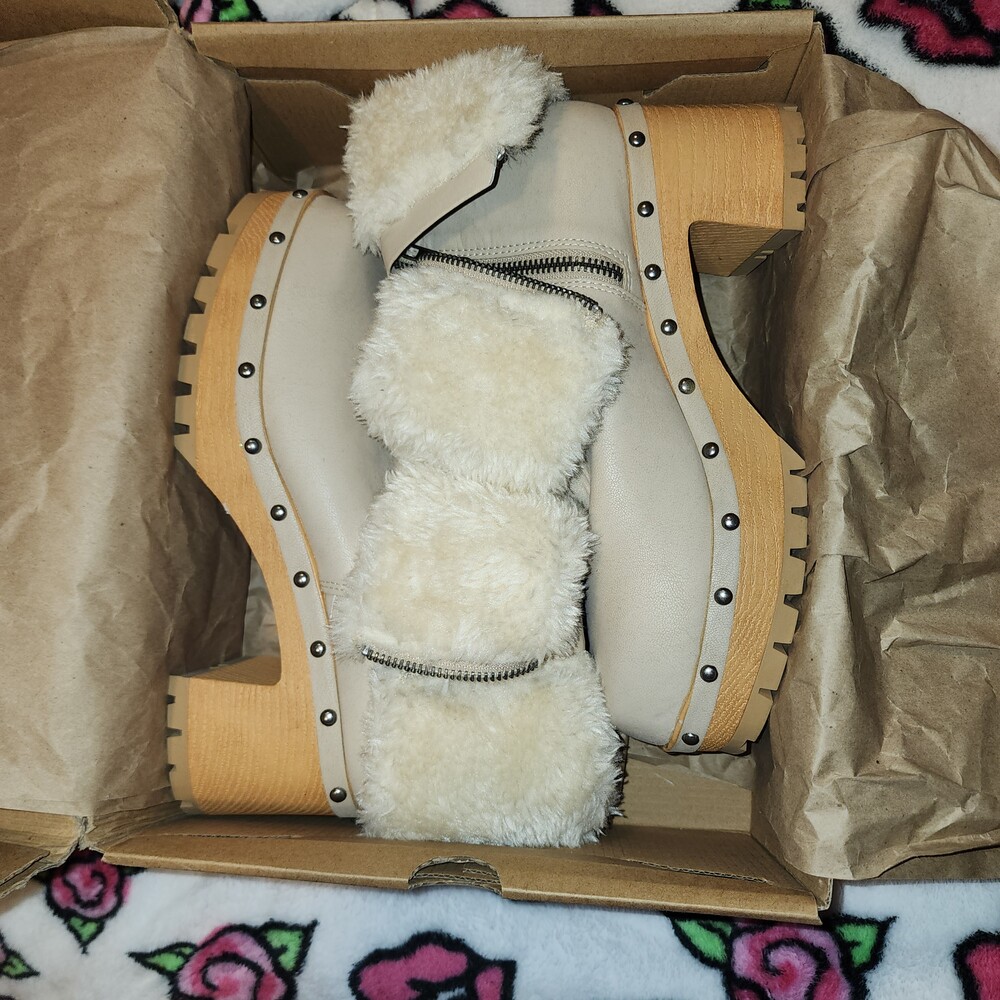 MIA Sueli Faux Fur Studded Clog Platform Boots Sz 10 NEVER WORN